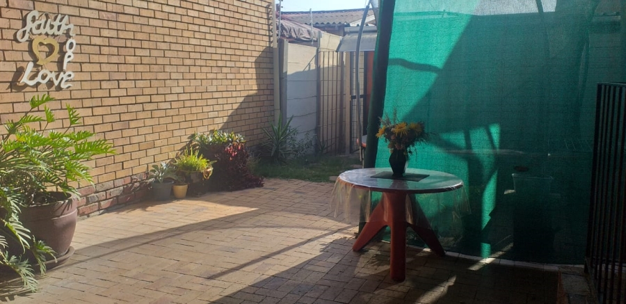 To Let 2 Bedroom Property for Rent in Zoo Park Western Cape